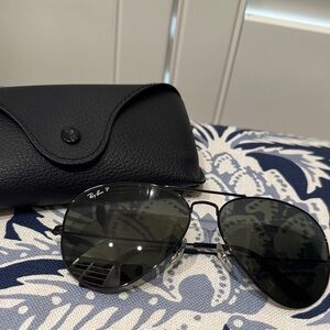 Ray-Ban polarized Black Aviator Sunglasses